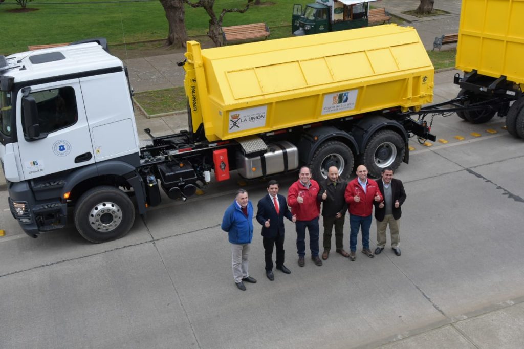 Gobierno Regional traspasó moderno camión para mejorar recolección de