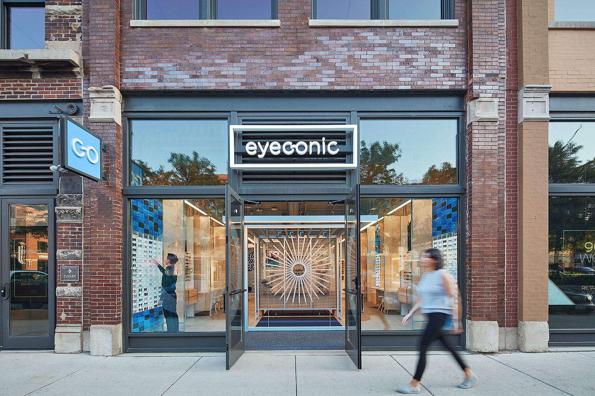 A New Prototype for Eyewear Retail Opens in Chicago Perkins&Will