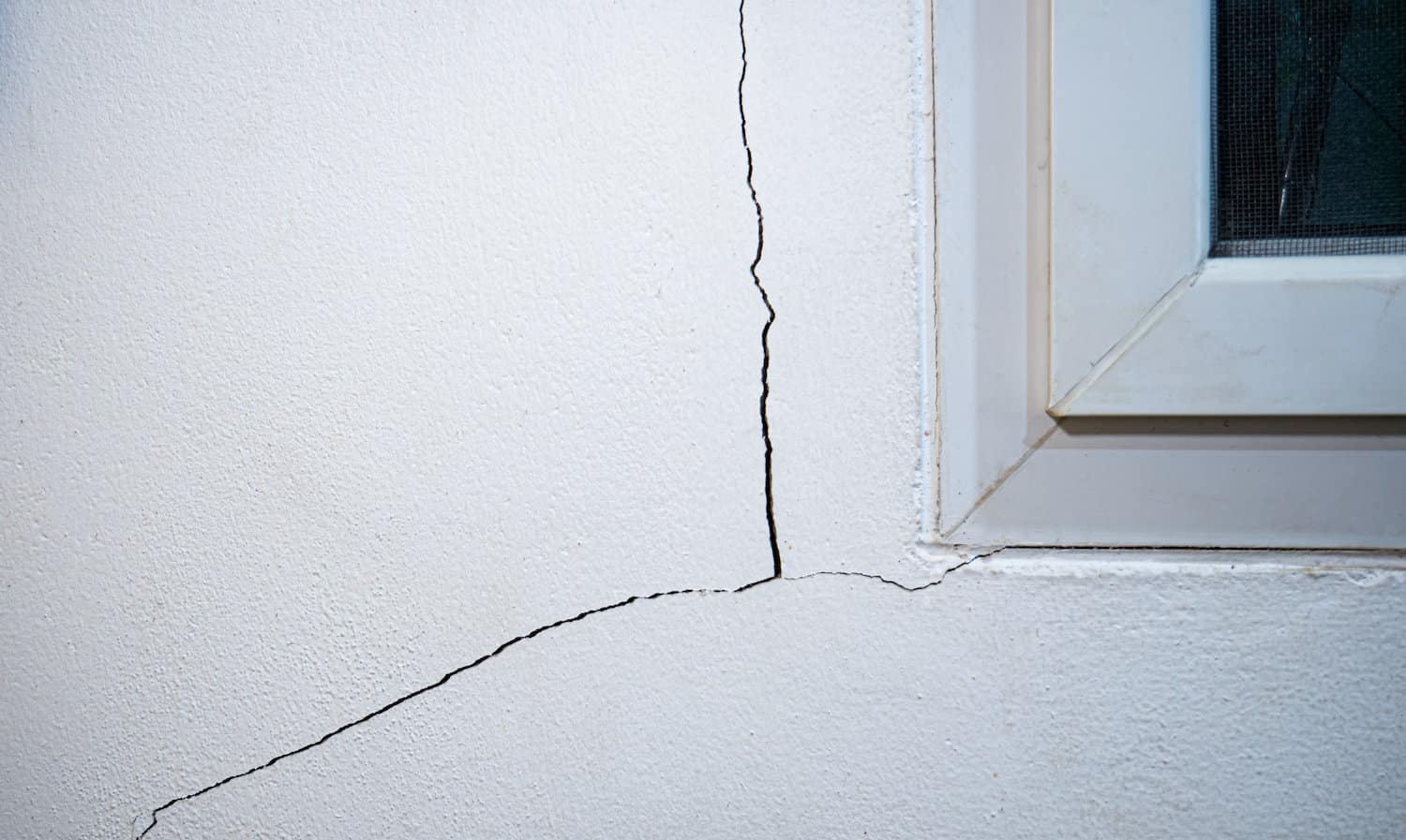 8 Signs & Causes Of Home Settling (And What To About It)