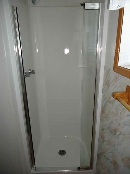 Shower refinishing and reglazing in Kelowna, Penticton, Vernon, Salmon
