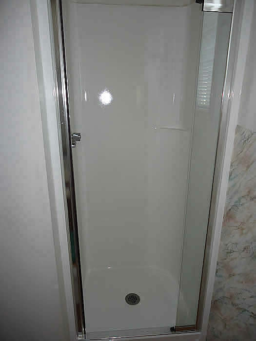 Shower refinishing and reglazing in Kelowna, Penticton, Vernon, Salmon