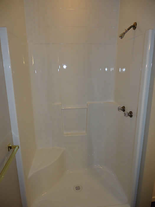 Shower refinishing and reglazing in Kelowna, Penticton, Vernon, Salmon
