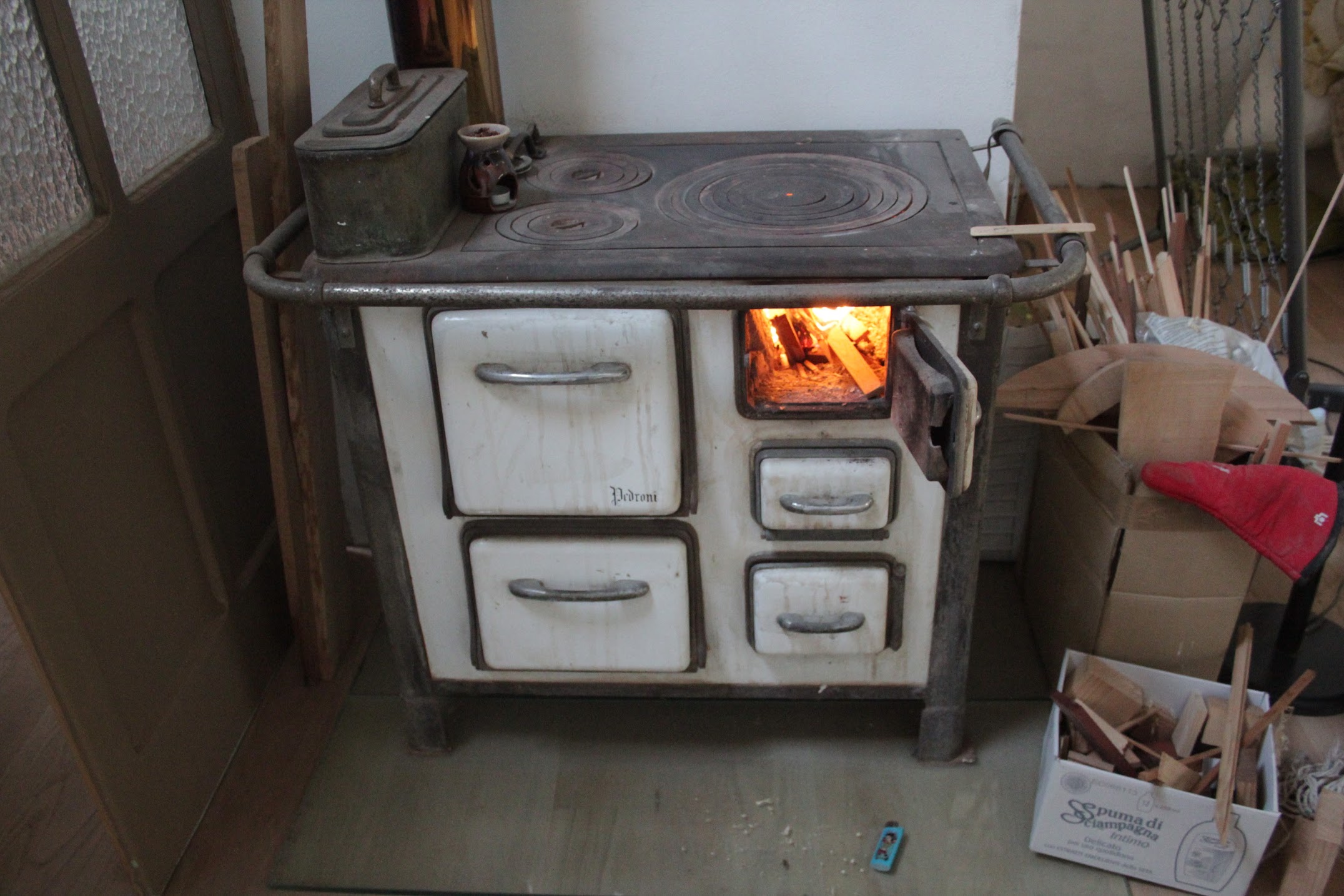 Convert an old stove into a RMH? (rocket stoves forum at permies)