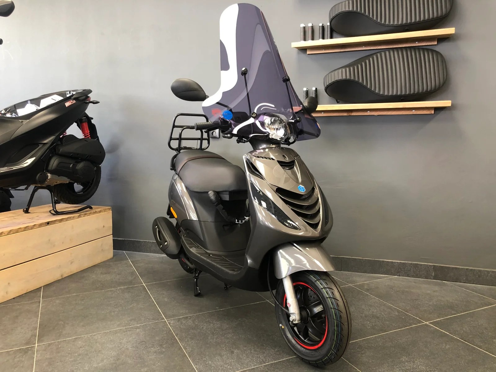 Piaggio Zip Sp Iget 4T 3V Euro 5 Specialpaint Agaat Grijs - Perry Scooters Haarlem