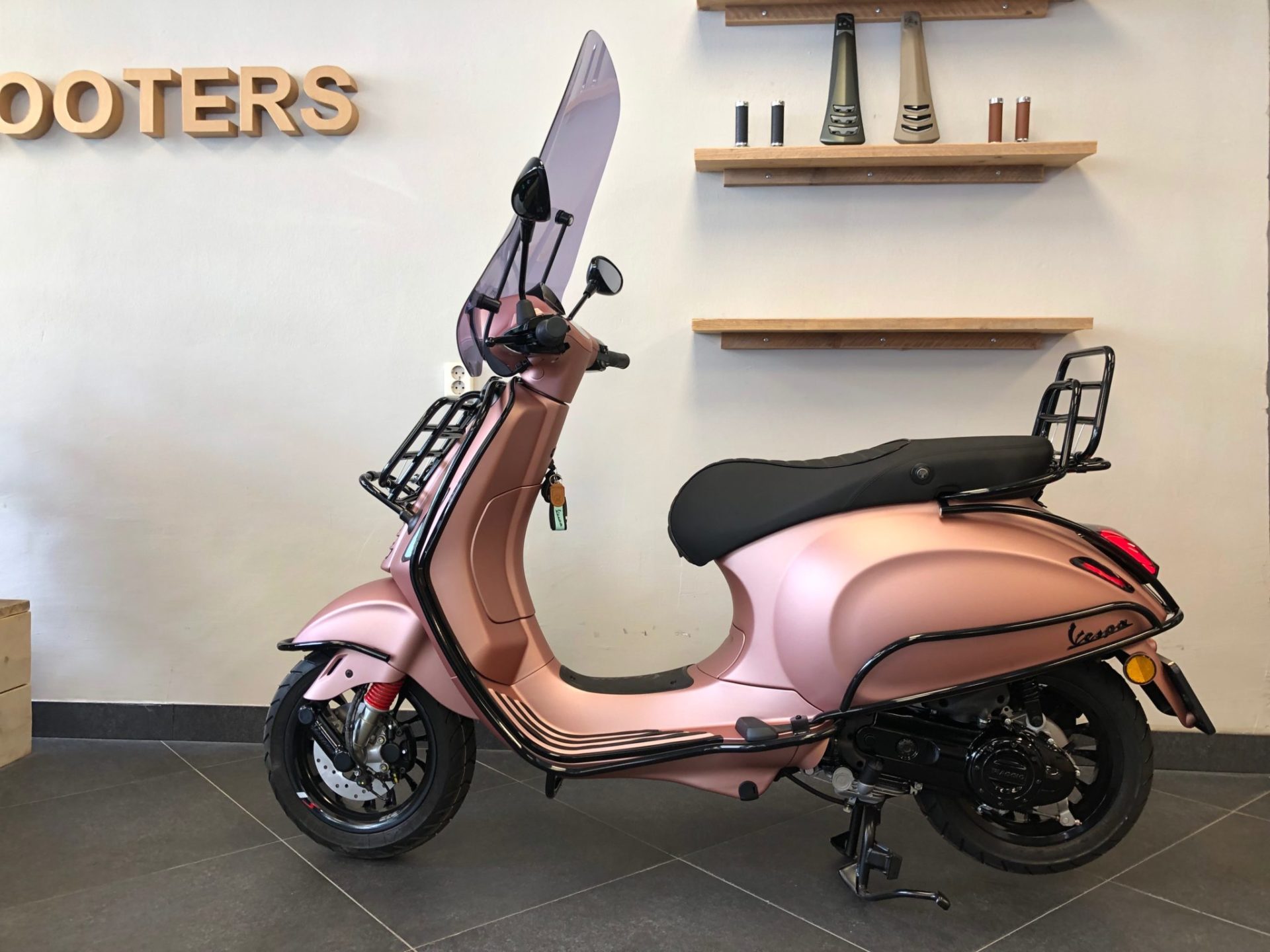 Vespa Sprint Opaco Rose Perry Scooters Haarlem