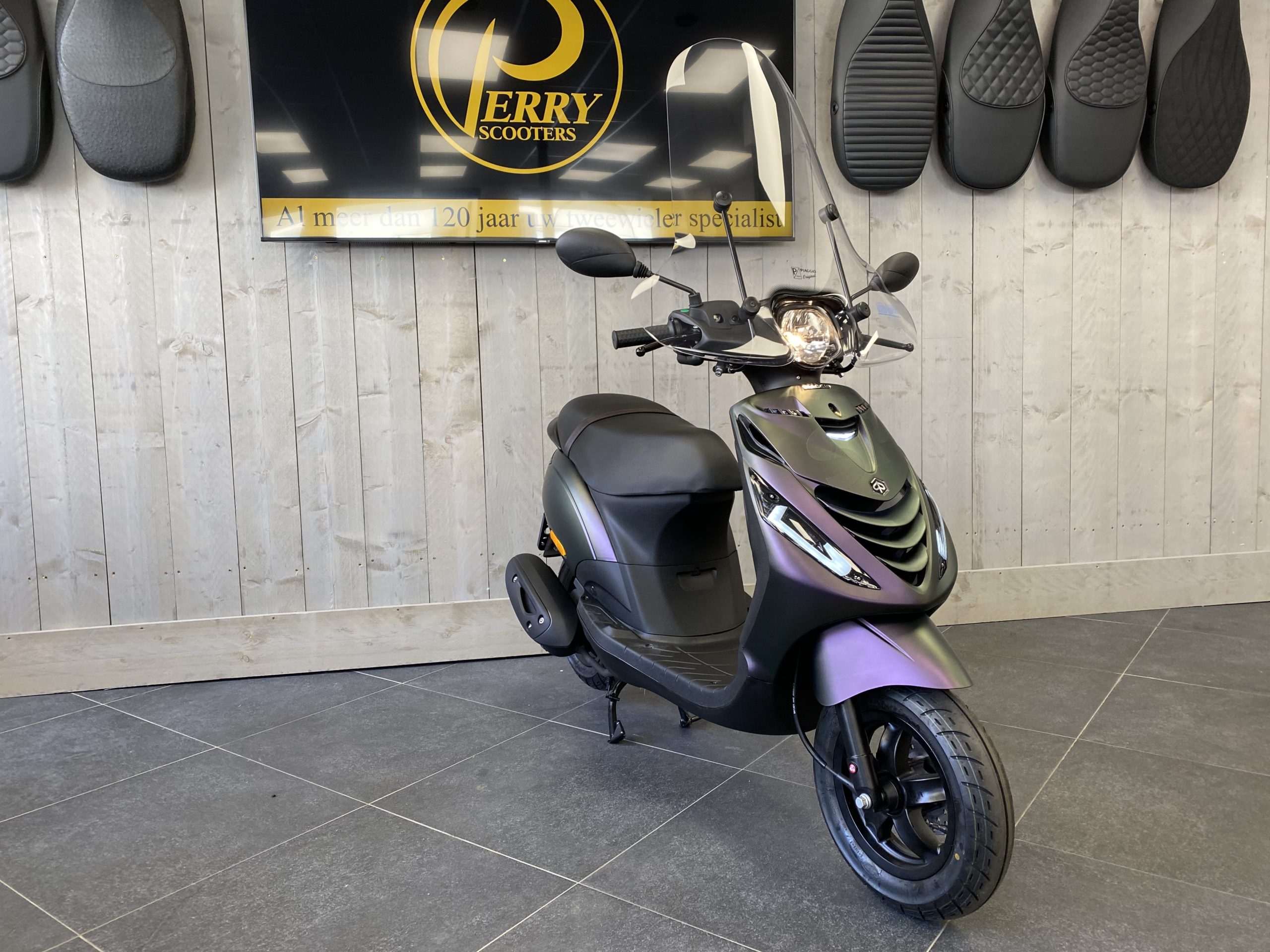 Piaggio Zip Sp Iget 4T 3V Euro 5 Specialpaint Cameleon Matt - Perry Scooters Haarlem