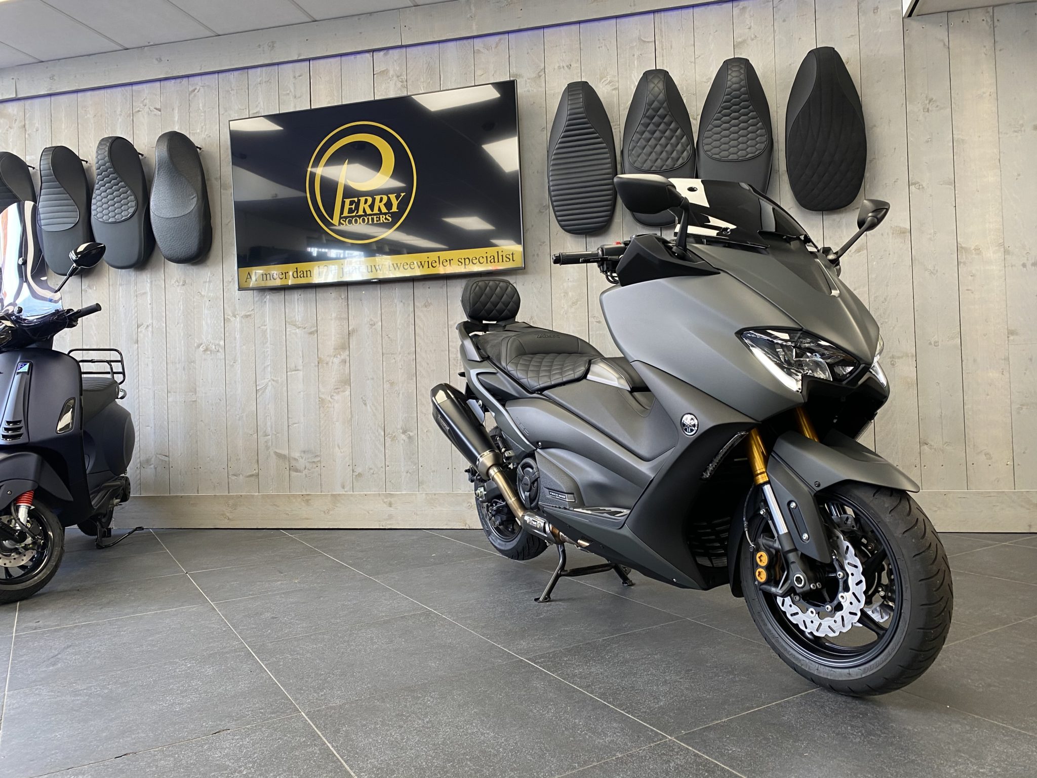 Yamaha Tmax 560 2021 ABS Tech Max Tech Kamo Mat Groen Customizing