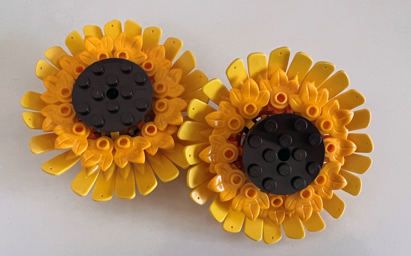 Review 40524 Sunflowers Perth Lego Users Group
