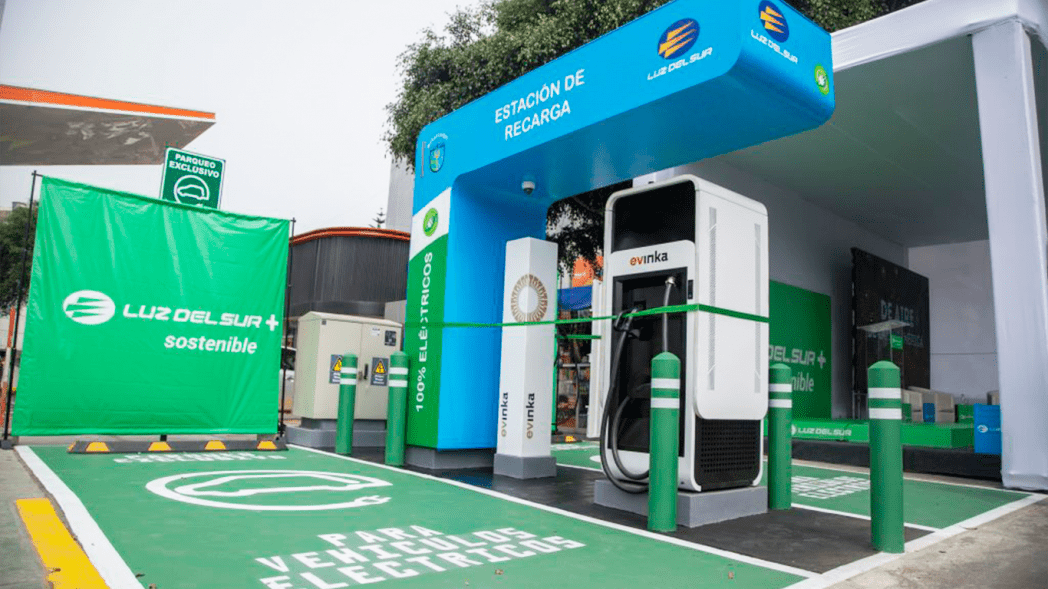 Inauguran primera estación de carga pública y gratuita para vehículos