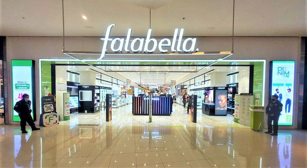 ¿Cuánto gana un trabajador de tiempo completo en las tiendas de Falabella?