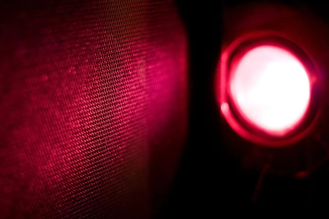 Here's How To Use Red Light To Repel Mice (And Why It Works) Pest