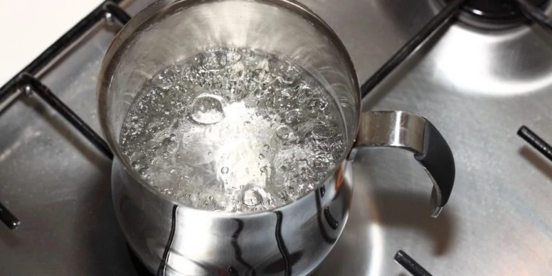Does Hot Water Kill Bed Bugs? Using Boiling Water