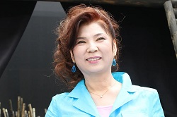 怒り収まらず!八代亜紀さん“私的写真”封入アルバムにファン激怒、販売元は強硬姿勢