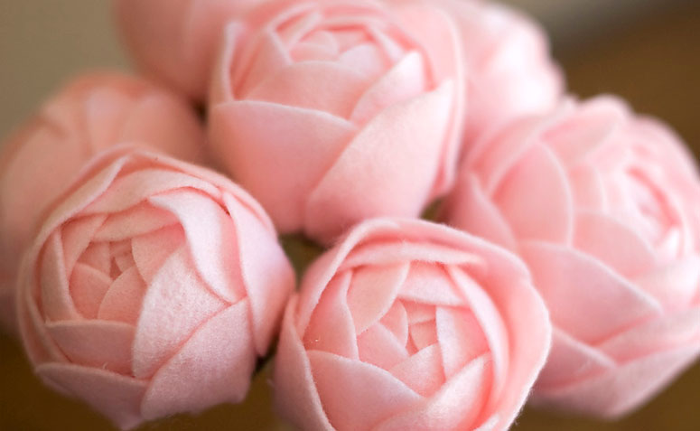 Flores de tecido passo a passo e ideias criativas para usálas