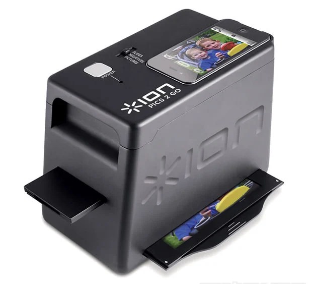 iPICS2GO Turns Your iPhone Into a Film and Print Scanner