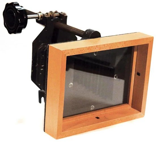 Photographer Turns His Old Darkroom Enlarger Into a Large Format Camera
