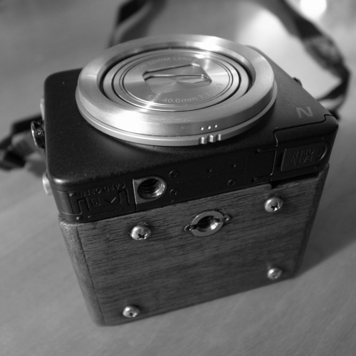 Canon PowerShot N Transformed Into a WaistLevel Rolleiflexstyle Camera