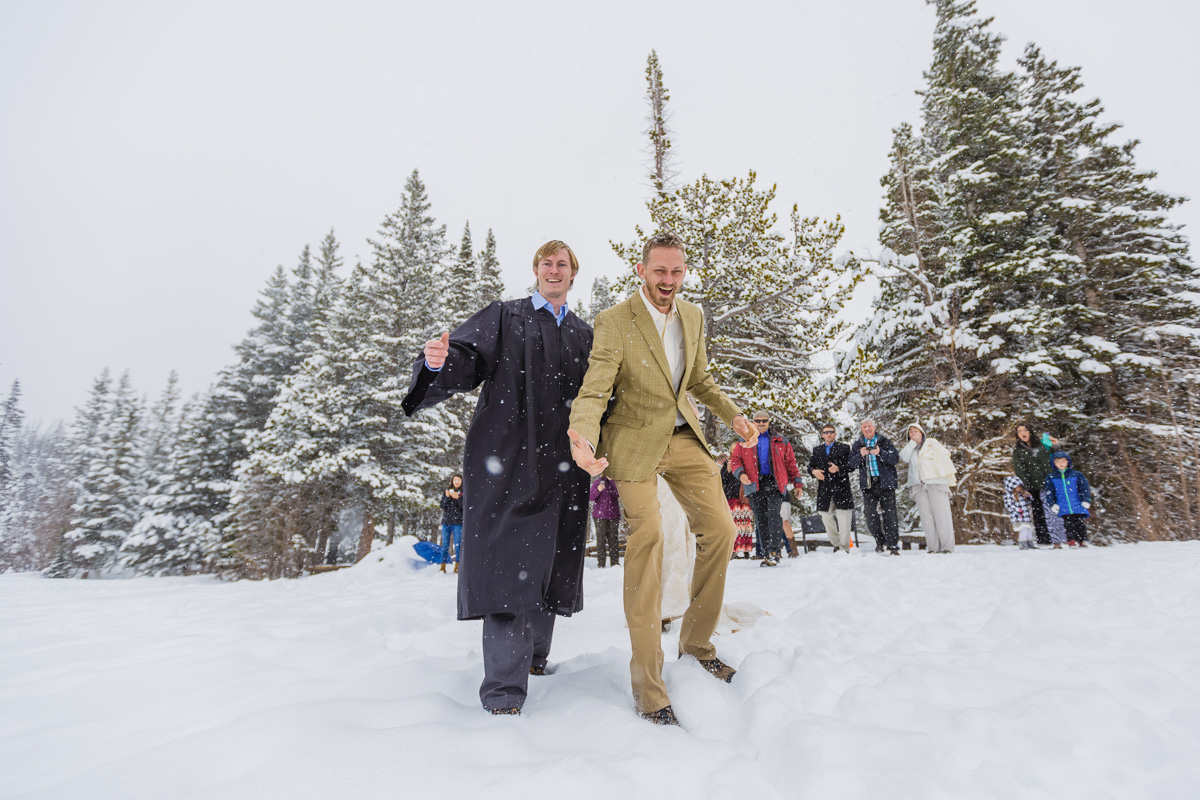 Wedding Photographer Falls Into Frozen Lake... Keeps On Shooting