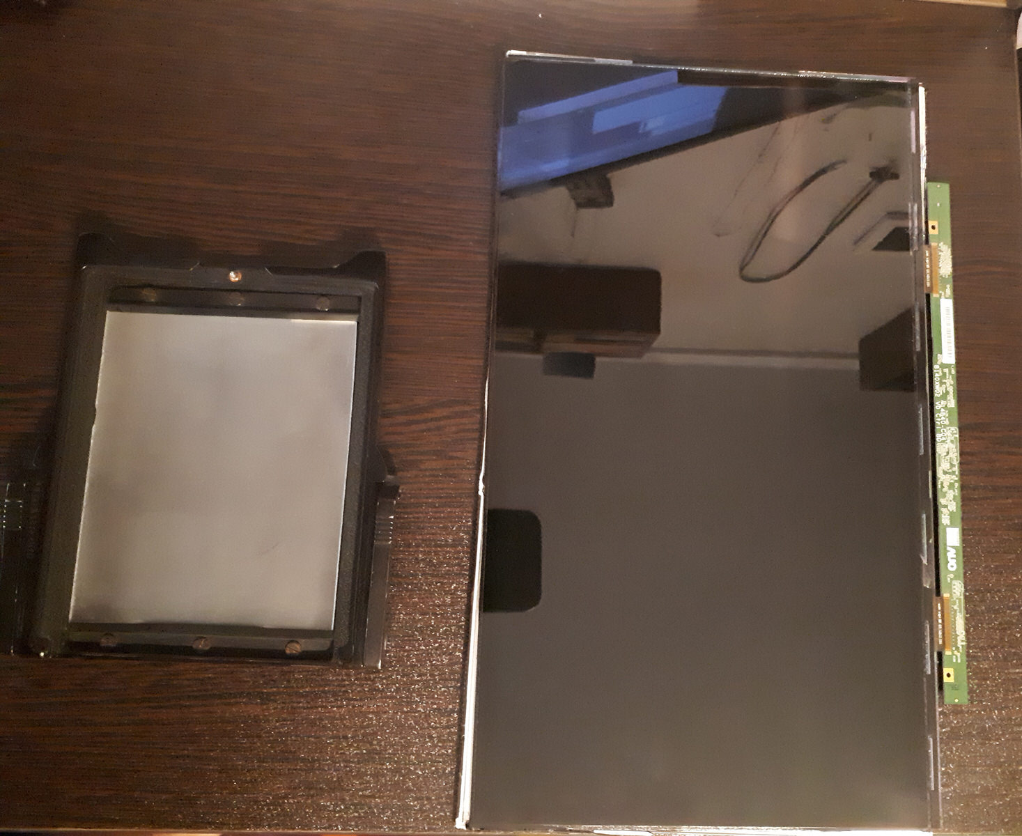 Turn a Broken Laptop's Screen Into a View Camera Ground Glass PetaPixel