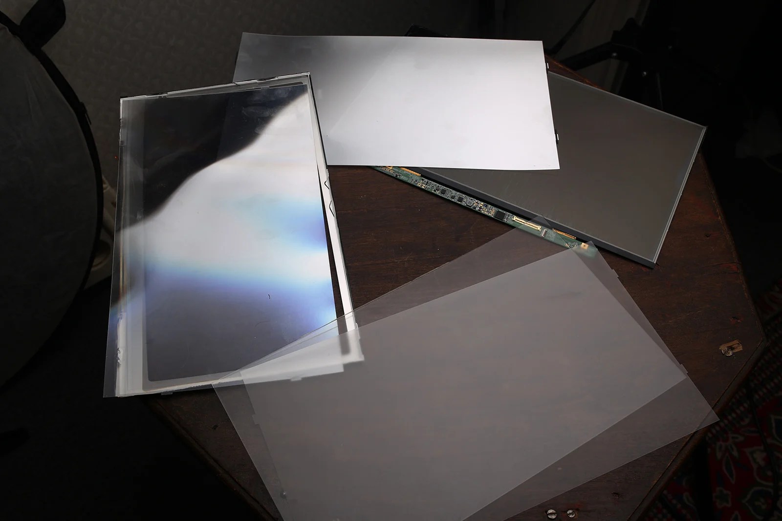 Turn a Broken Laptop's Screen Into a View Camera Ground Glass PetaPixel