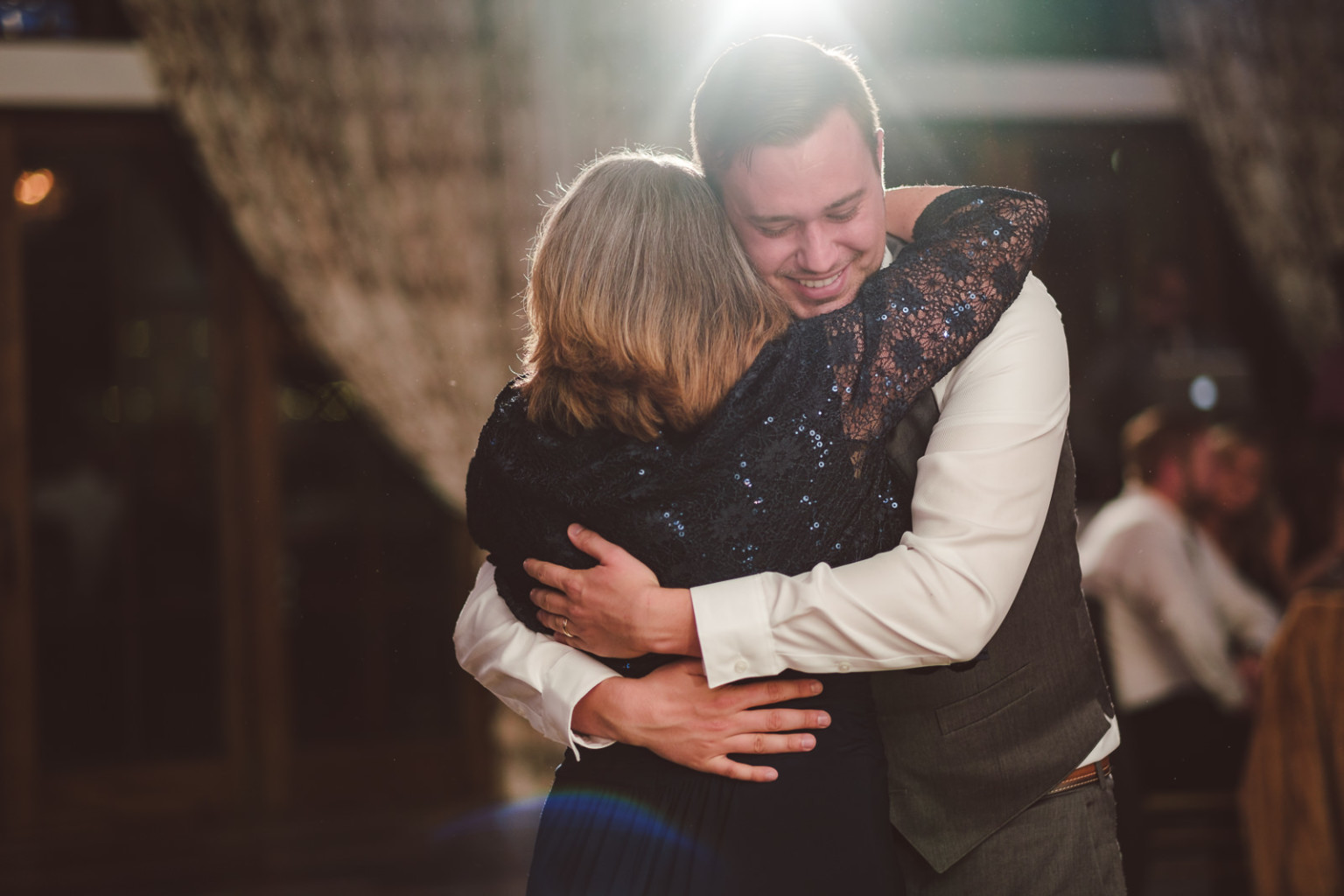 A Complete Guide to Using Off Camera Flash for Wedding Photography PetaPixel