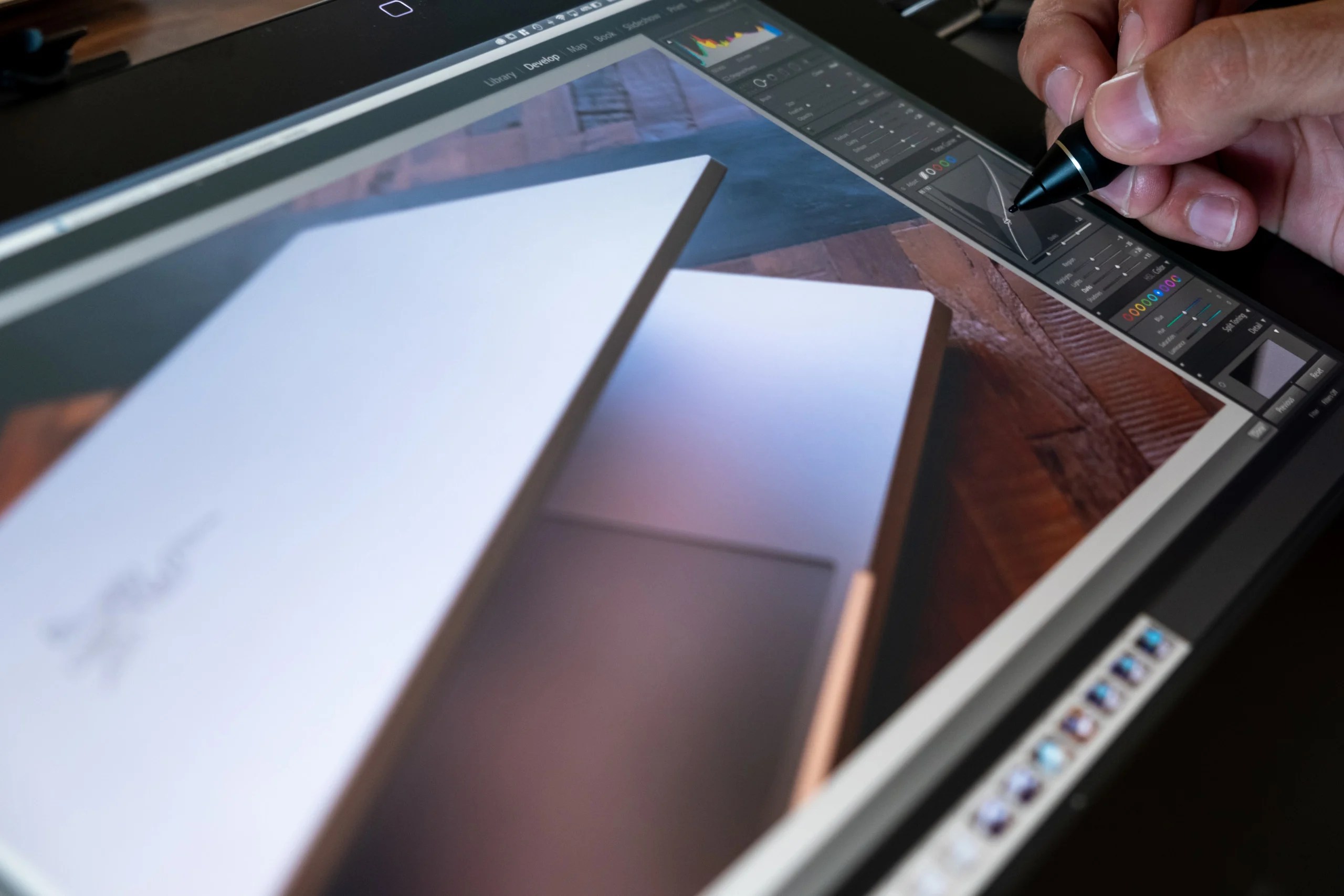 Pen Tablet vs Pen Display Which is Better for Photo Editing? PetaPixel