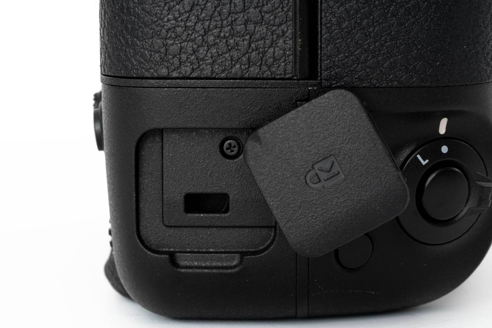 Nikon Z9 Teardown A Look Inside the Monster Flagship Mirrorless Camera