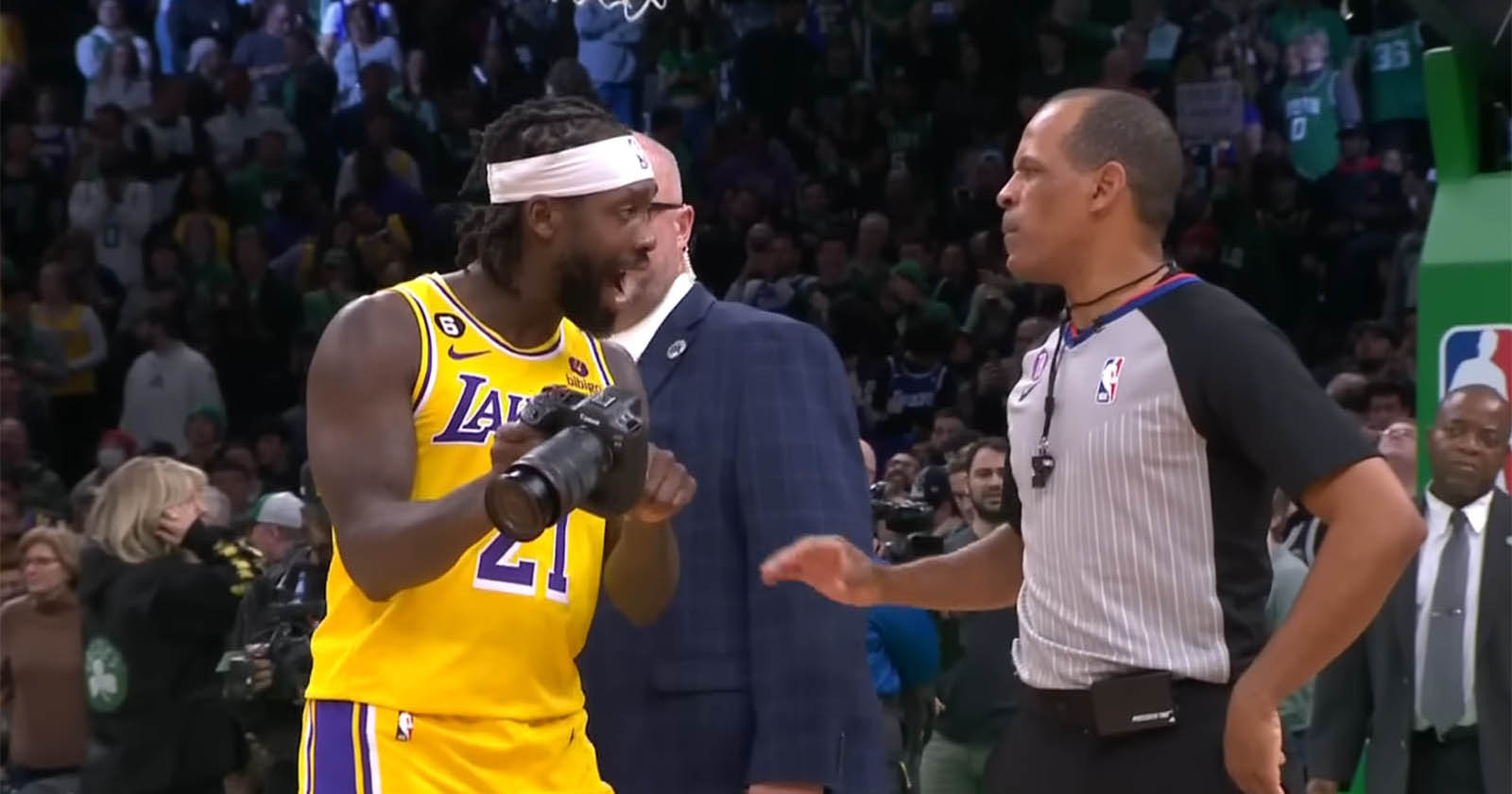 NBA Player Shows Camera to Ref to Prove Missed Foul Call PetaPixel