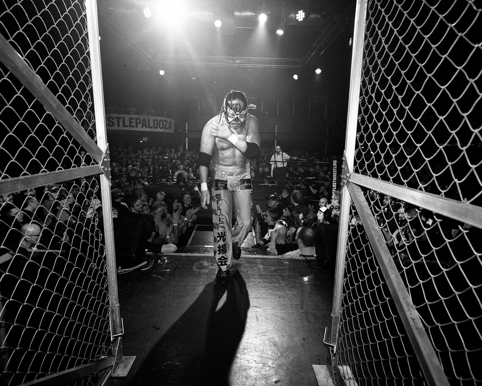 A Photographer's Brutal Images of Small ProWrestling Shows PetaPixel