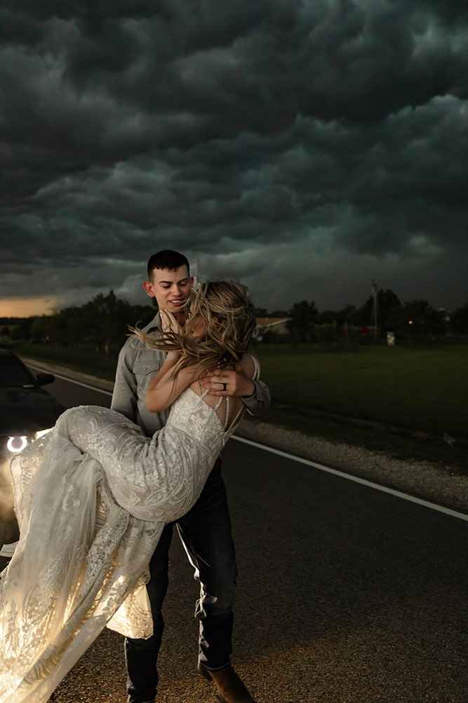 Wedding Photographer Uses Thunderstorm as Epic Backdrop For Bride and