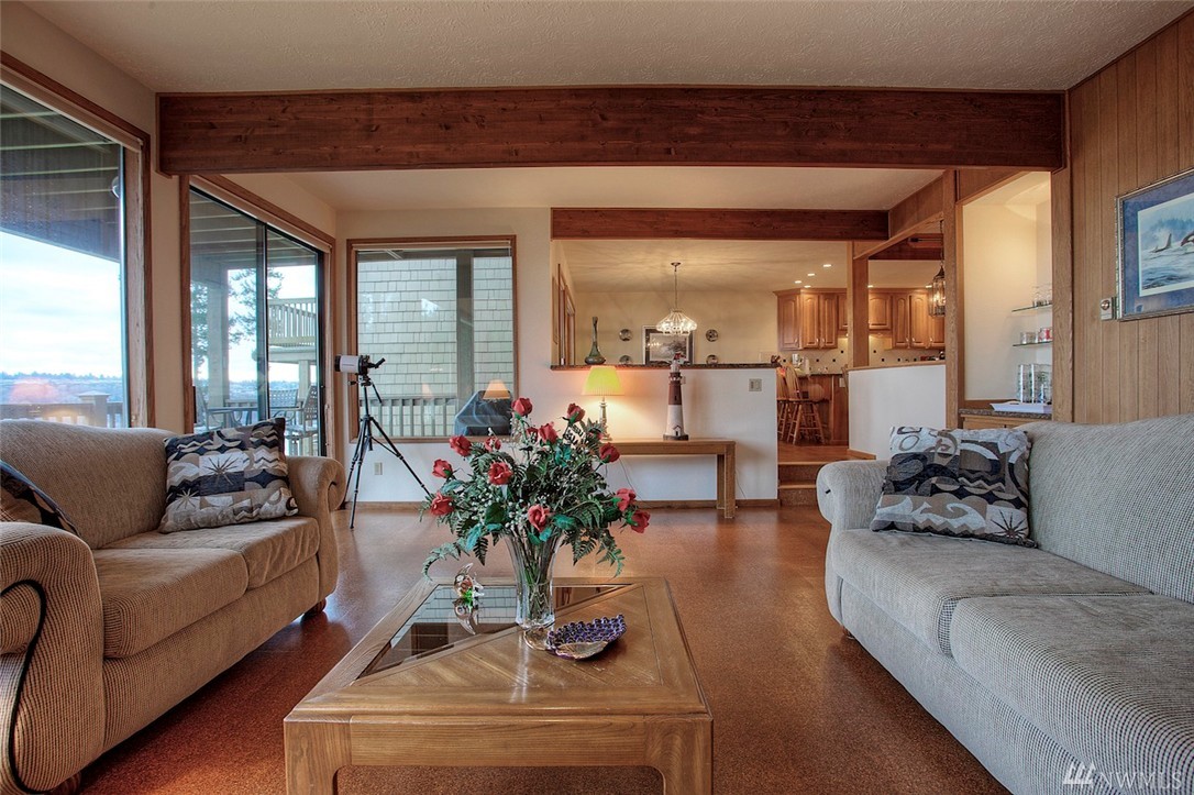 Stunning 3Bedroom, 2.5Bath w/Water & Mt. Rainier Views in Gated