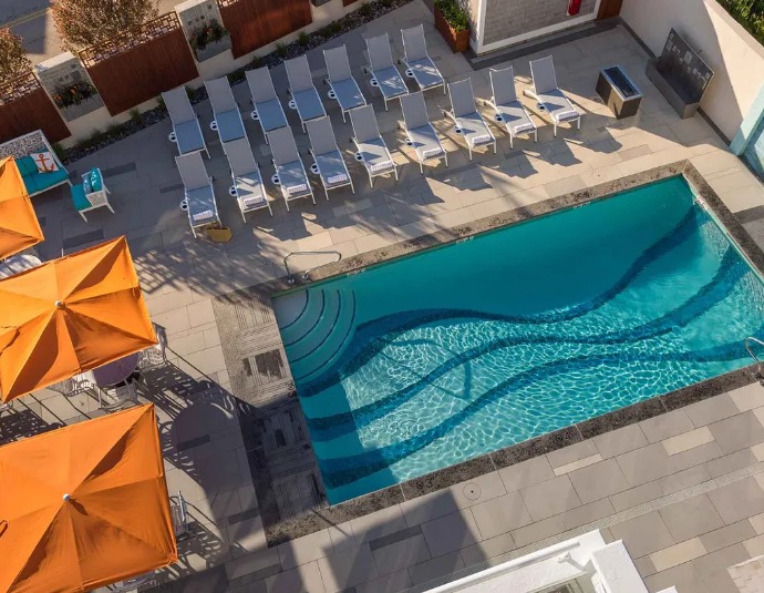 13 Beautiful Swimming Pool Design Ideas for Hotels