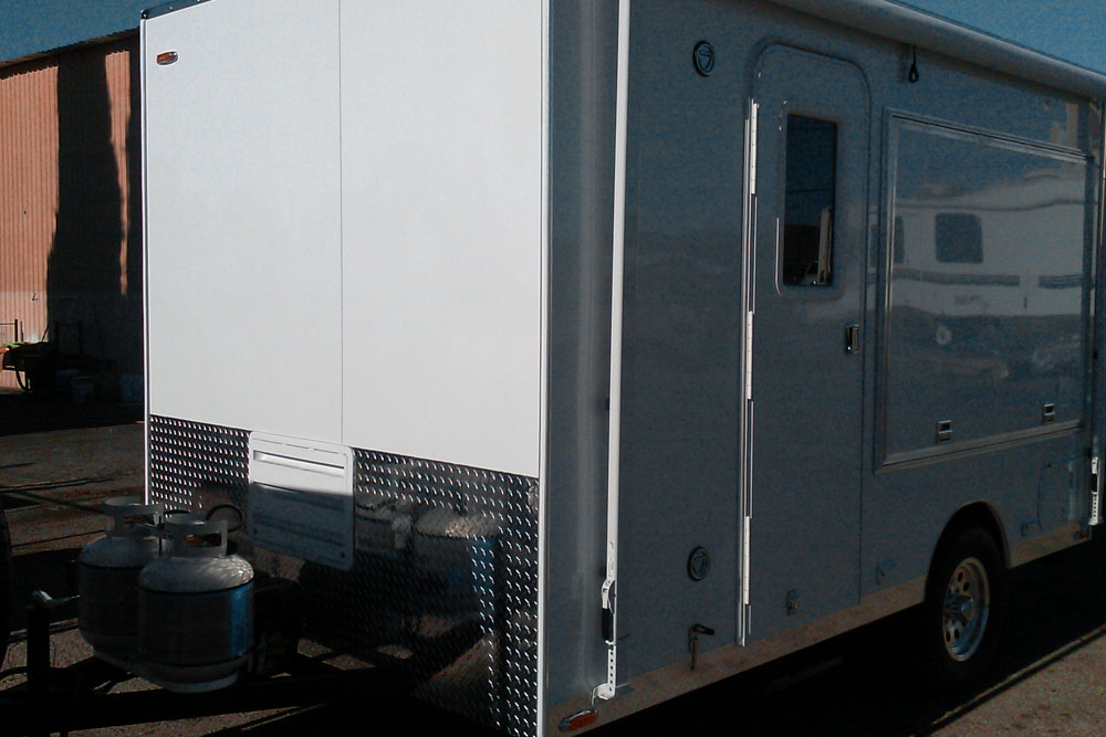 Features To Look For When Buying Mobile Grooming Trailers