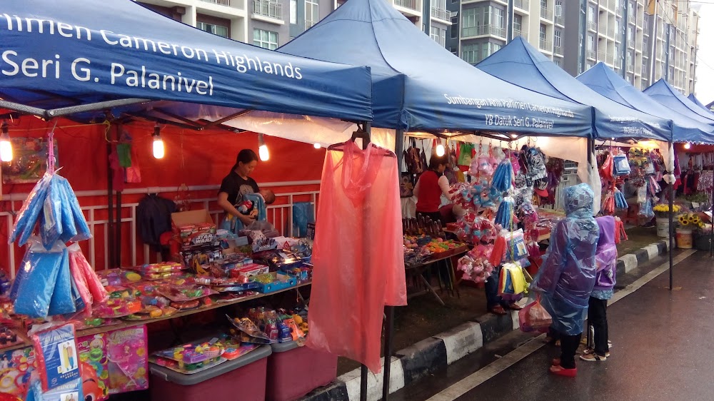 Golden Hills Weekend Night Market