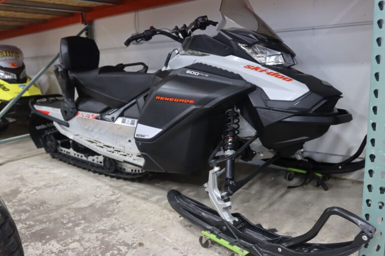 Snowmobile Rentals Petit's Auto & Performance ATV UTV