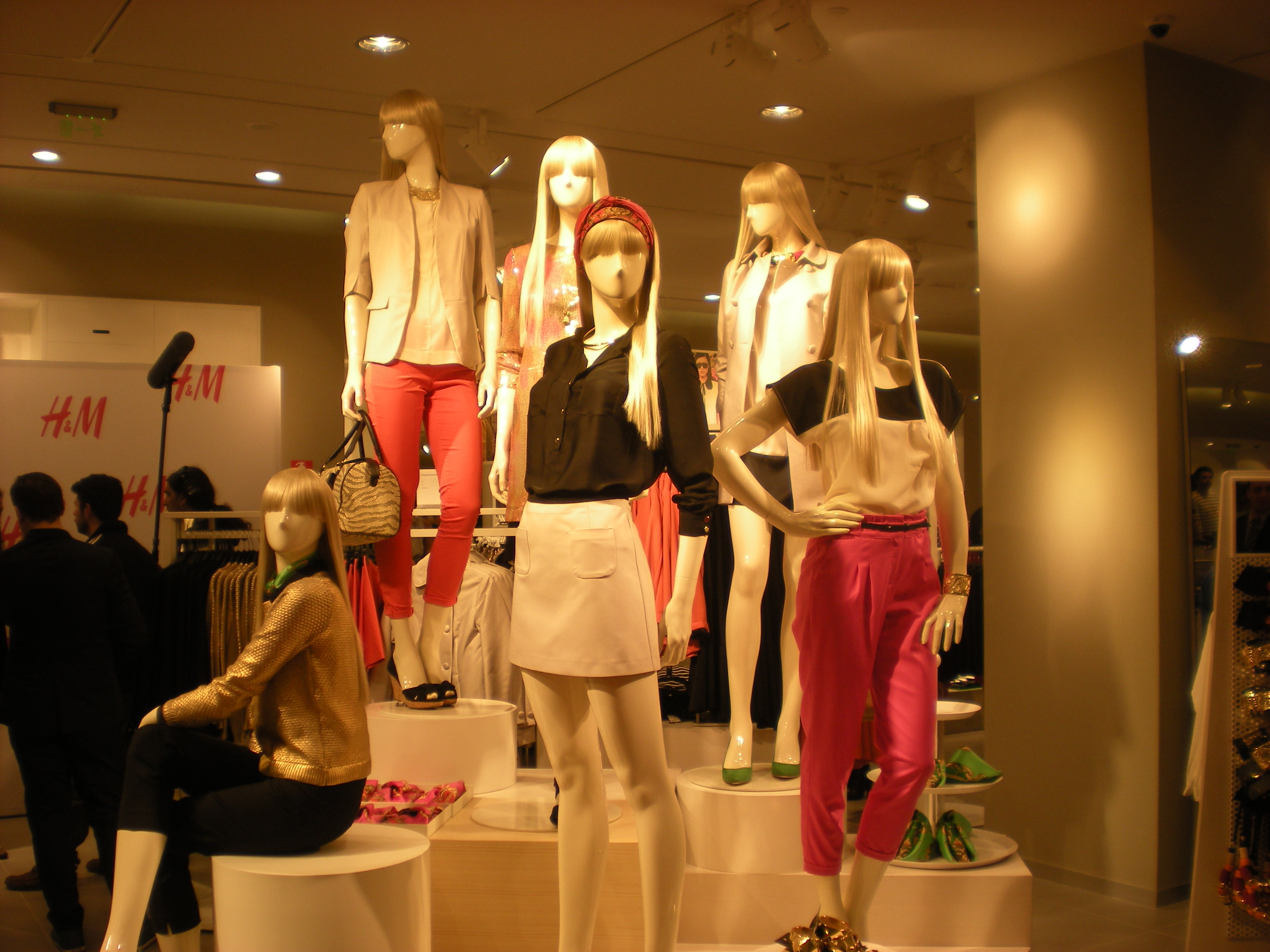 H&M Opening Good Times! petpanda blog