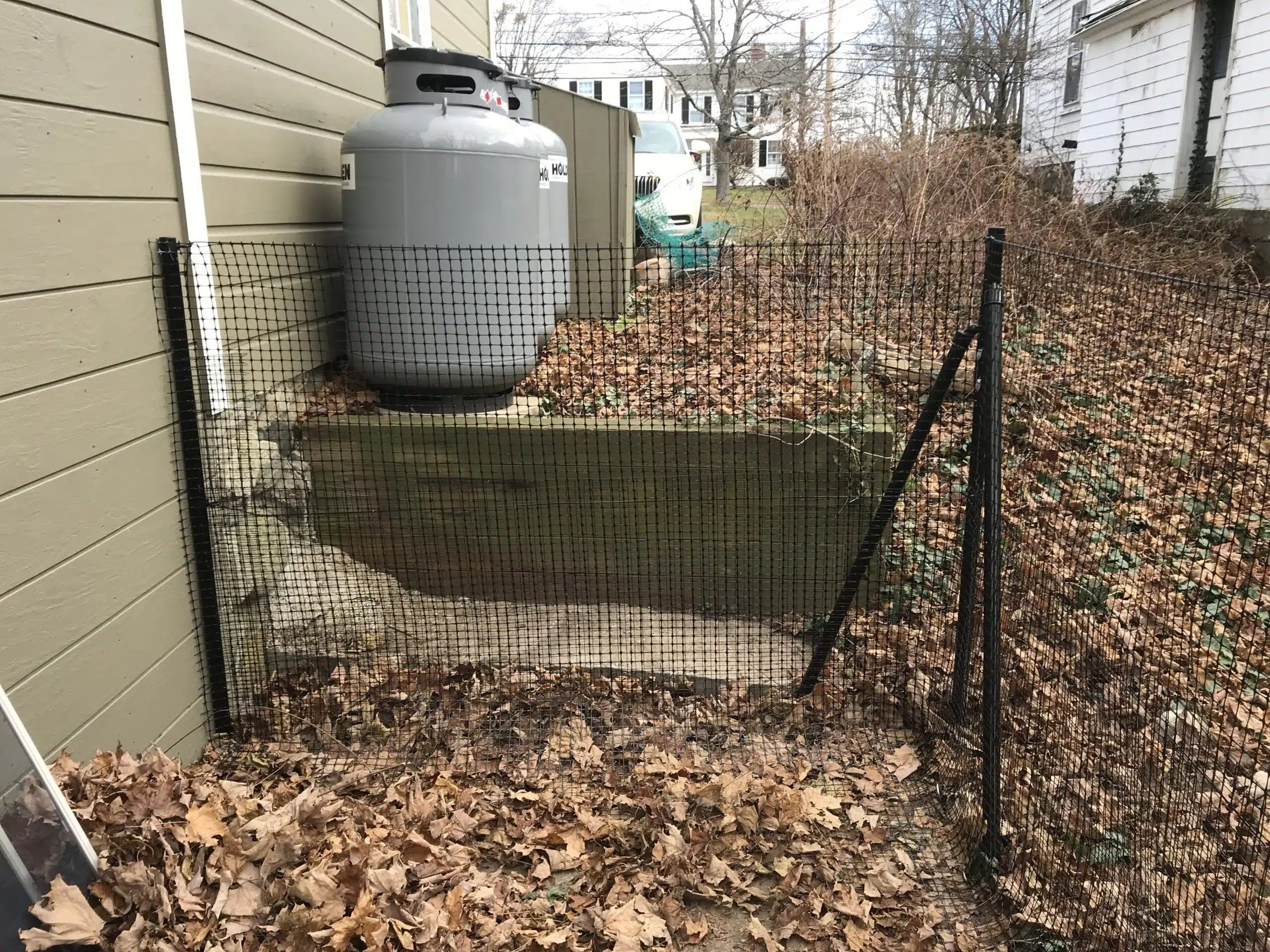 Secure DIY NonElectric Dog Fence Systems