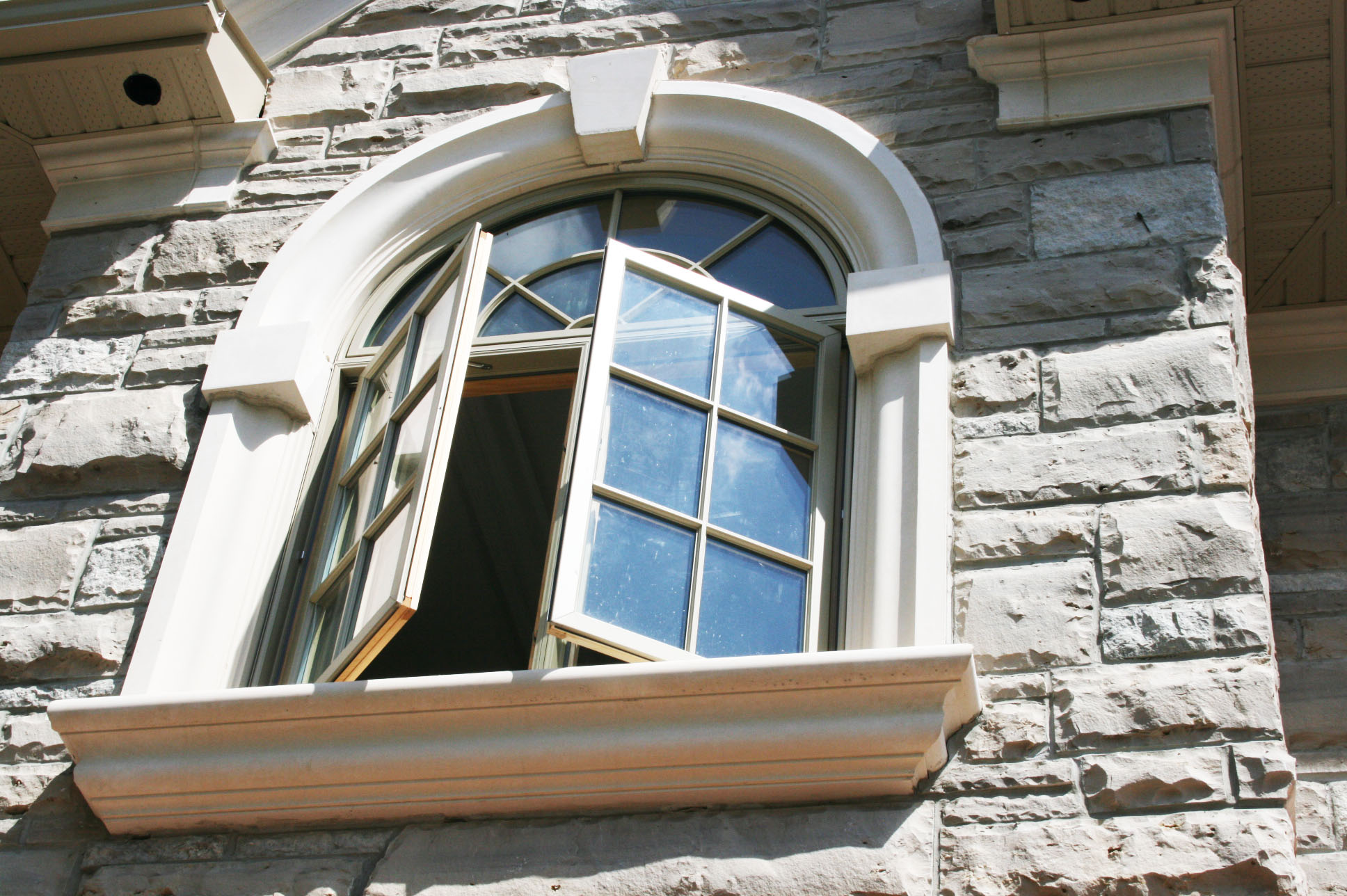 What kind of Window Surround Designs are Best For Exterior Petra Design