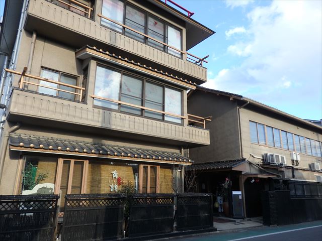 ペットと泊まれる宿 舞凛館