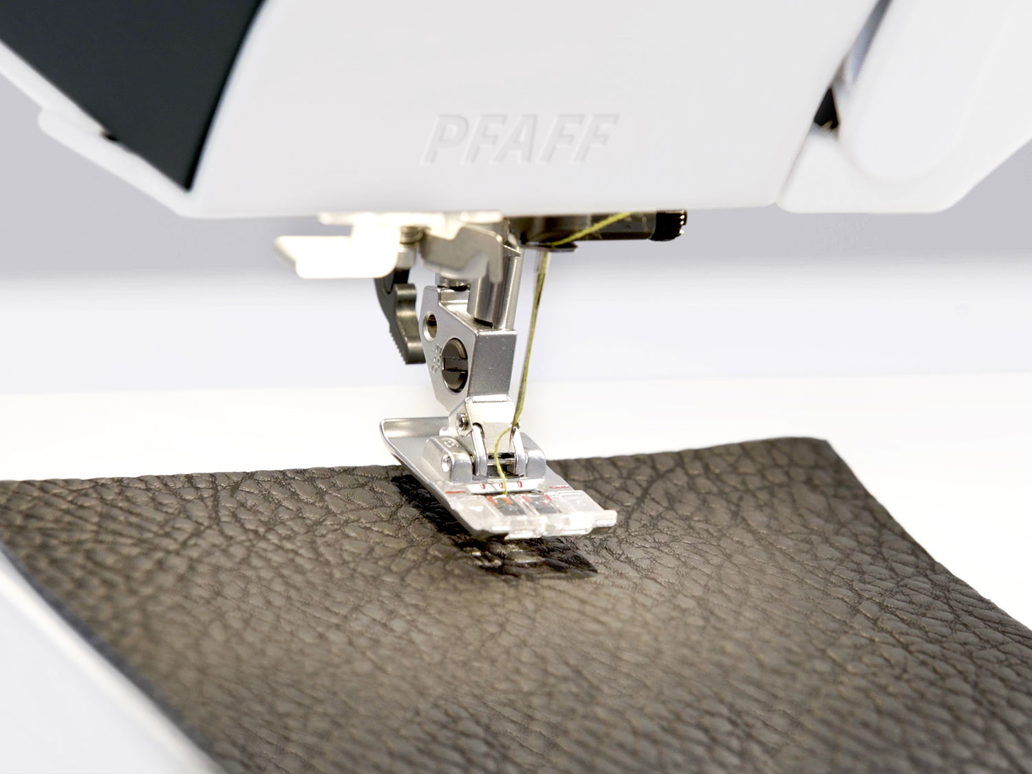 quilt expression™ 720 Sewing Machine PFAFF Australia