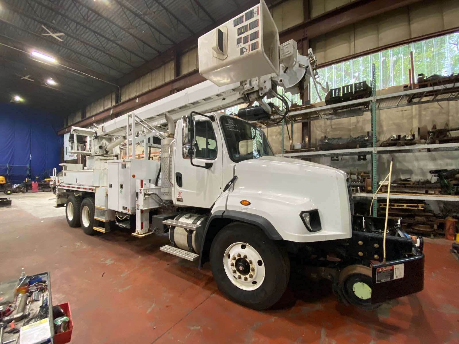 Digger Derrick Truck PGE Rentals