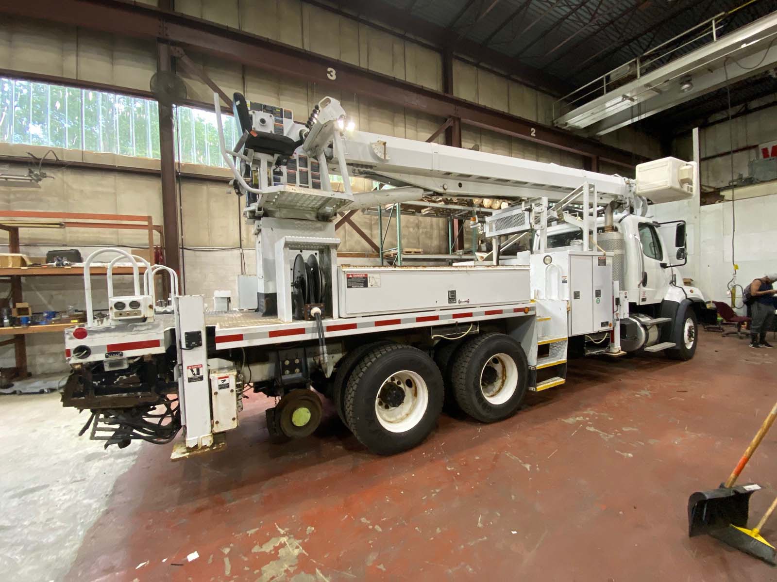 Digger Derrick Truck PGE Rentals