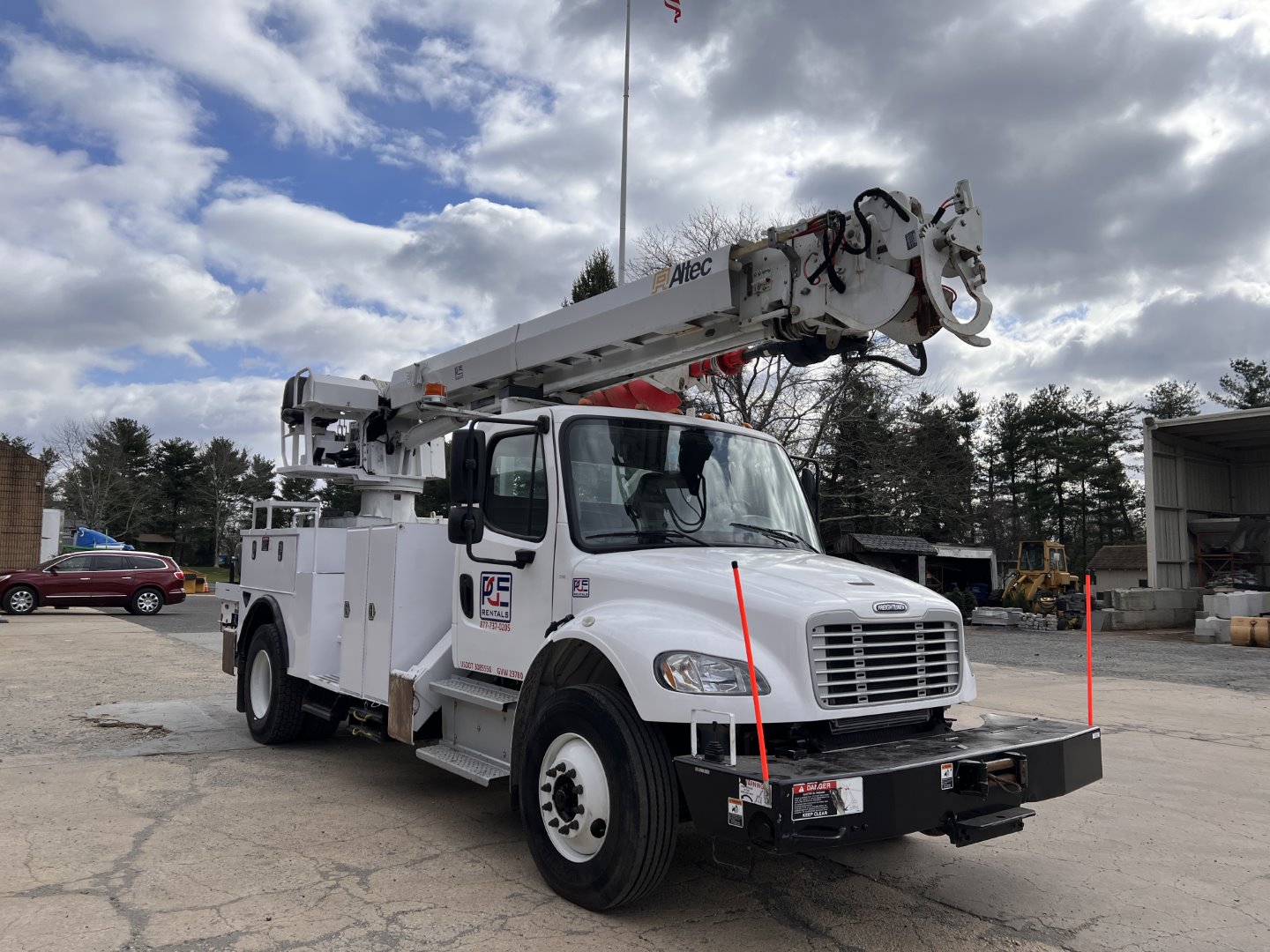 Digger Derrick Truck PGE Rentals