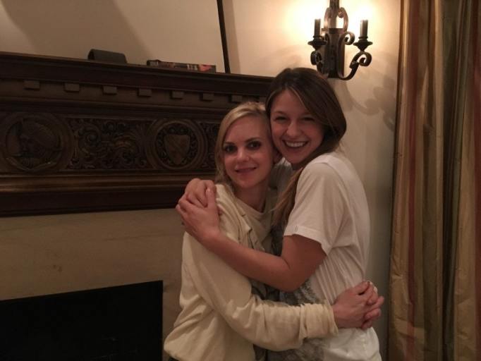 Anna Faris is Unqualified Melissa Benoist (Supergirl