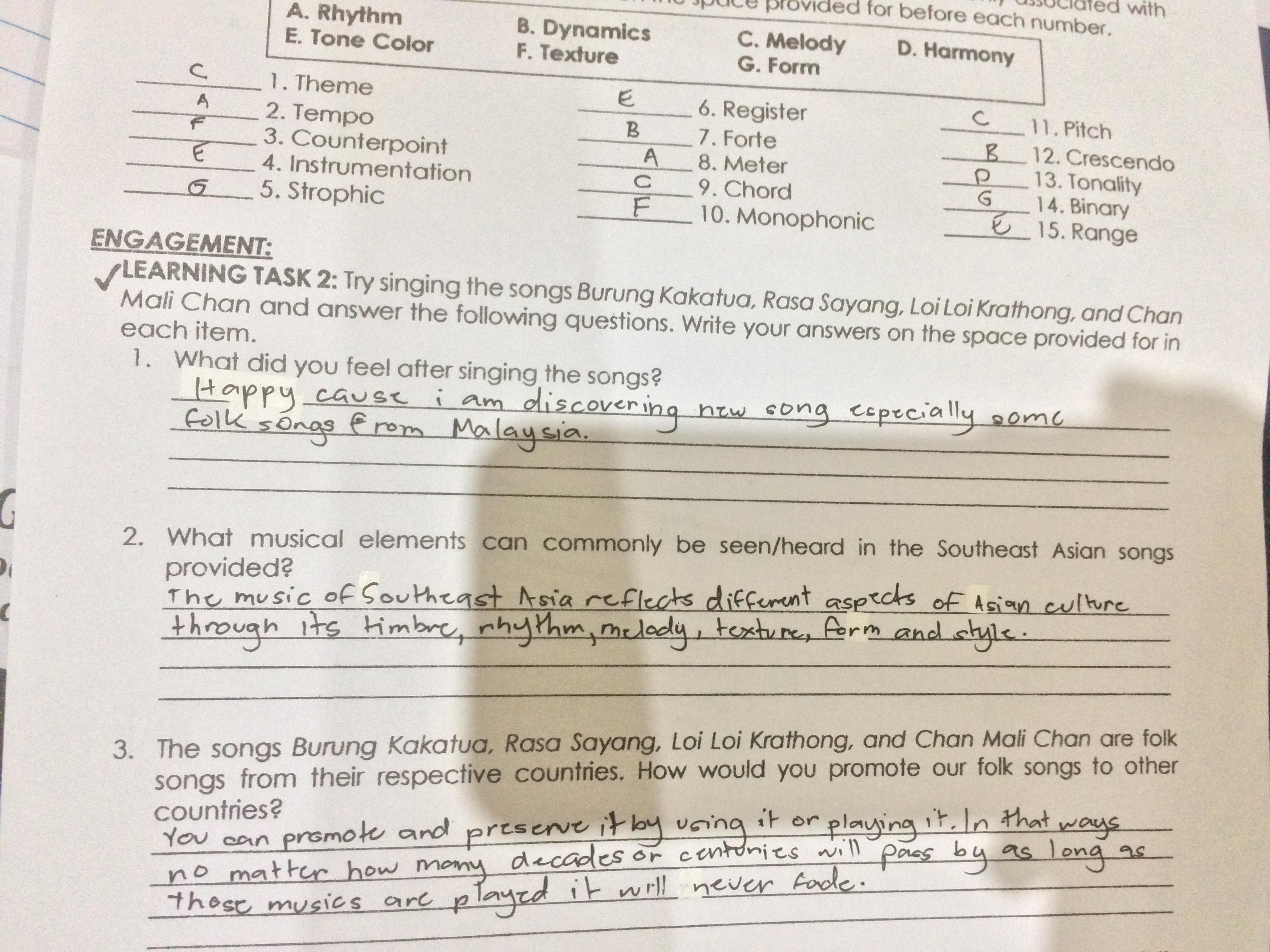 learning task 2 try singing the songs Burung Kakatua, Rasa Sayang, Loi