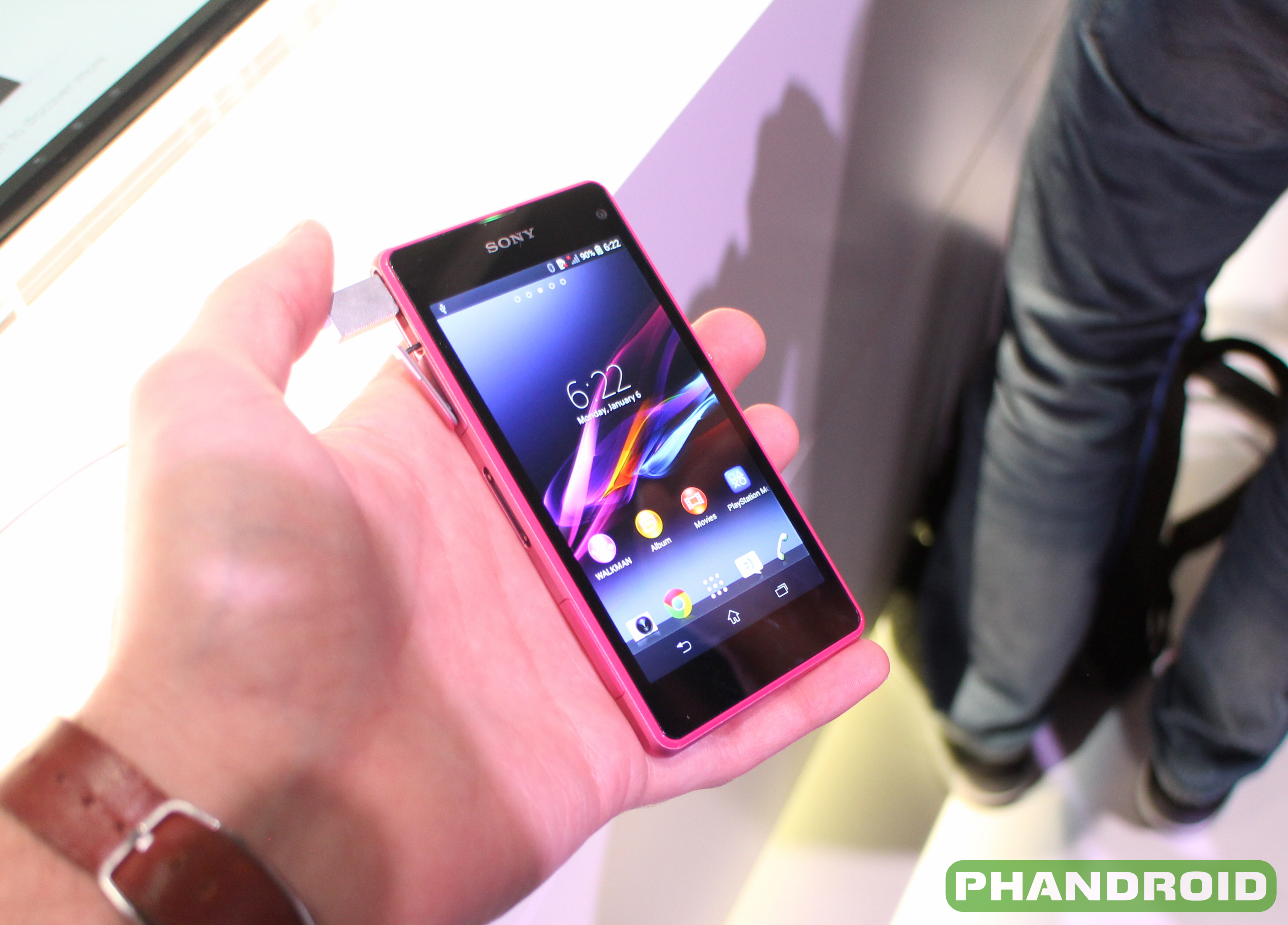 Sony Xperia Z1 Compact now available direct from Sony, supports AT&T/T