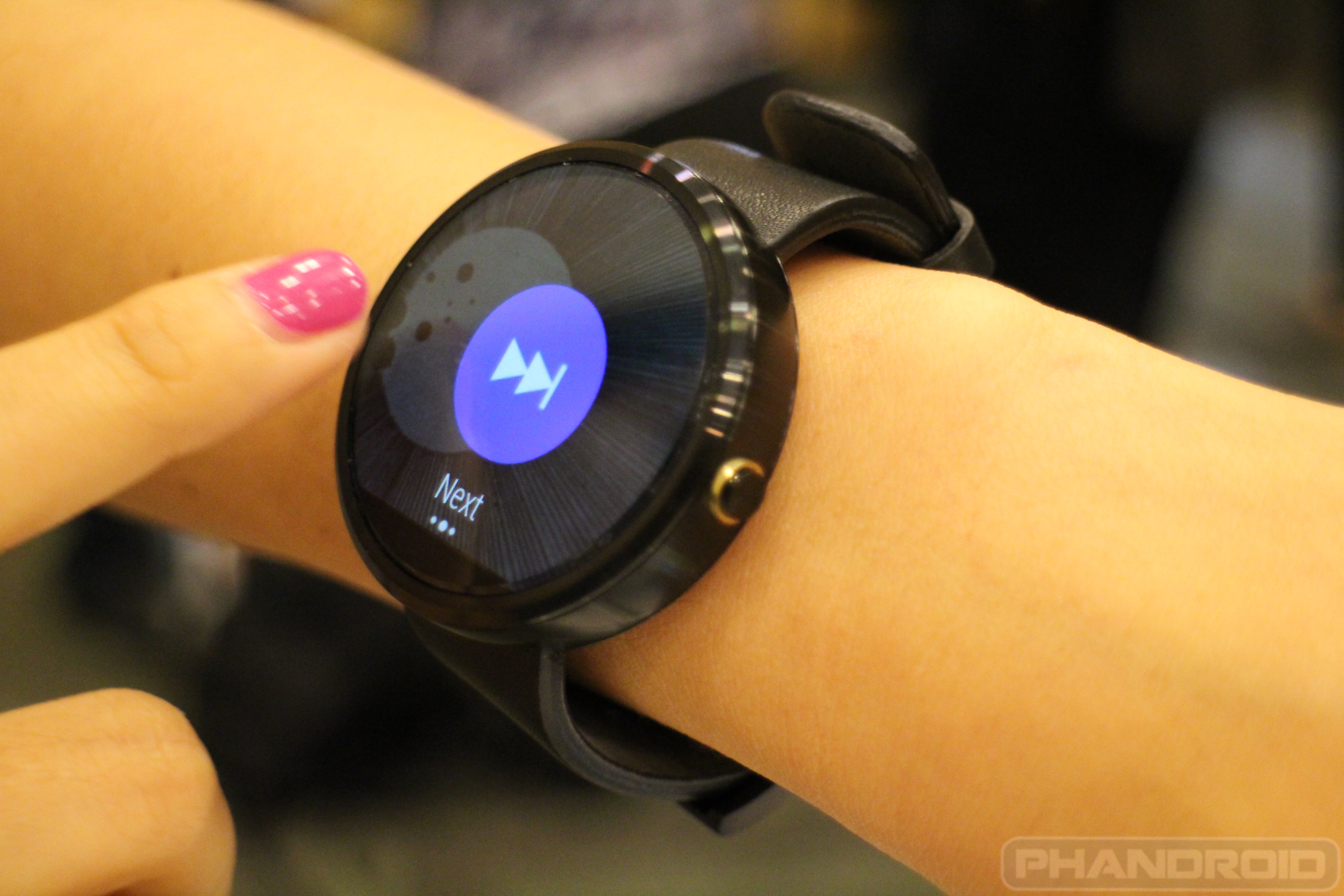 Moto 360 handson with one beautiful smartwatch [VIDEO] Phandroid