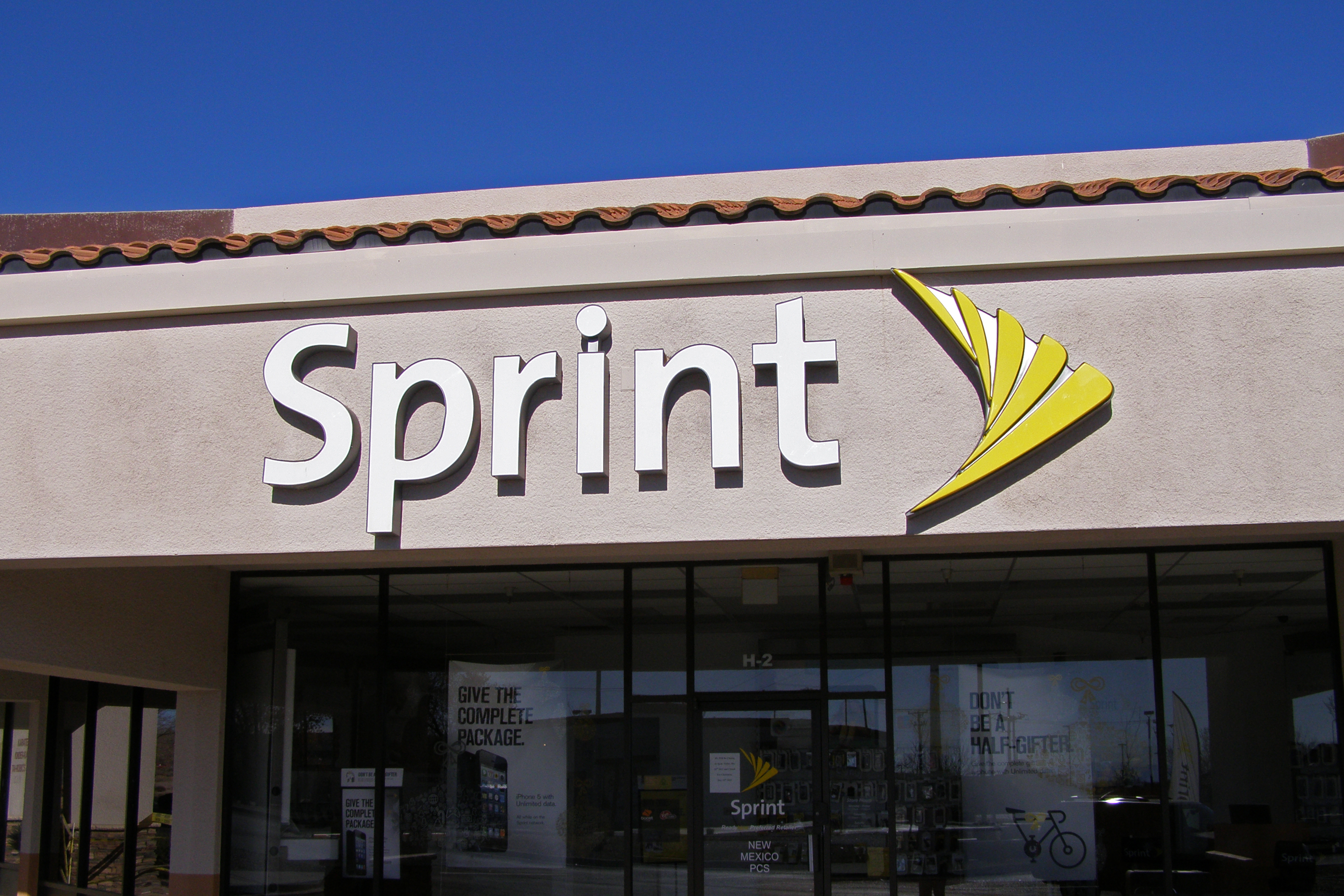 Sprint is looking to merge, but Charter says no Phandroid