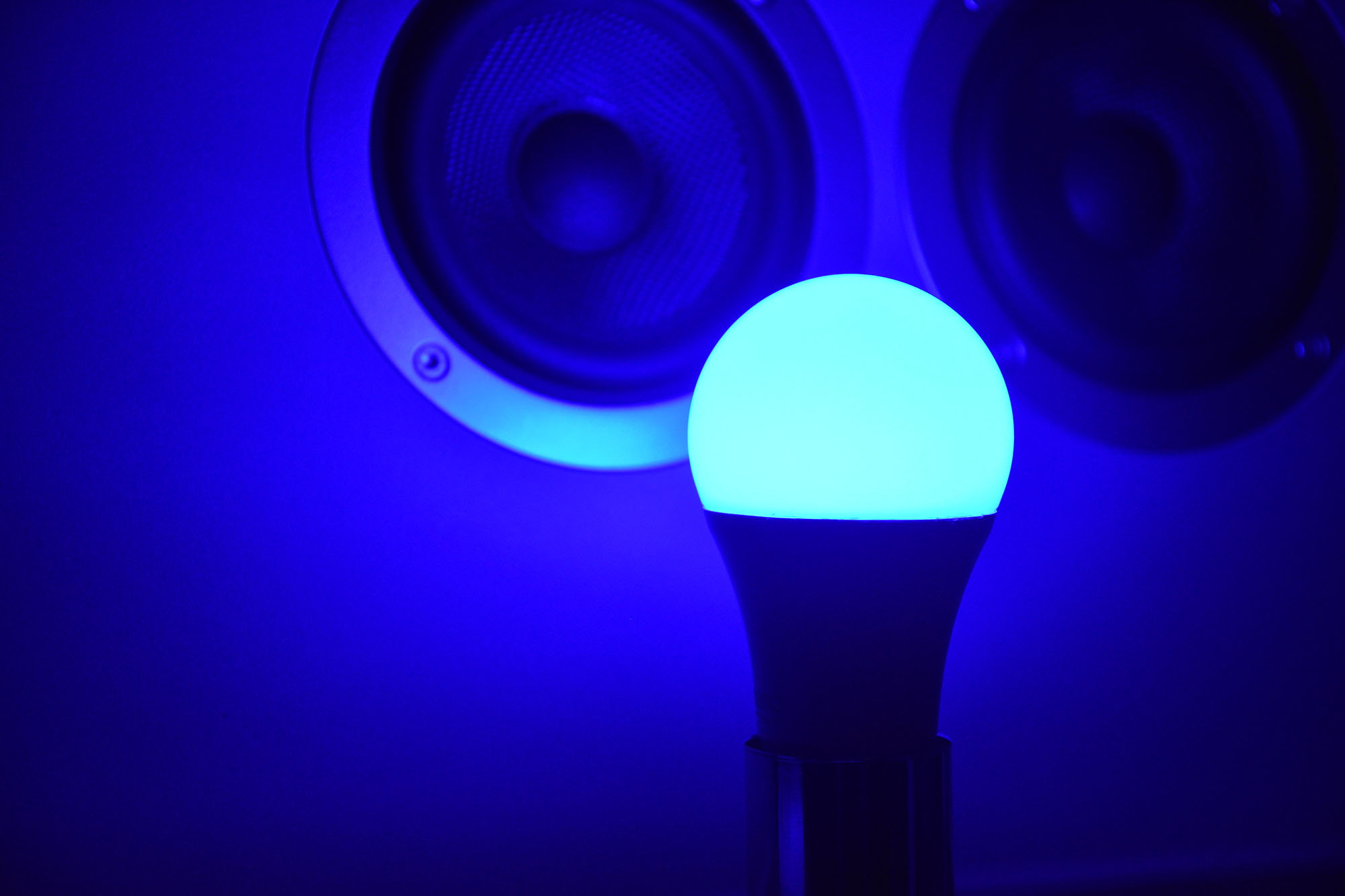 Gosund multicolor smart LED bulb review Mood lighting for days
