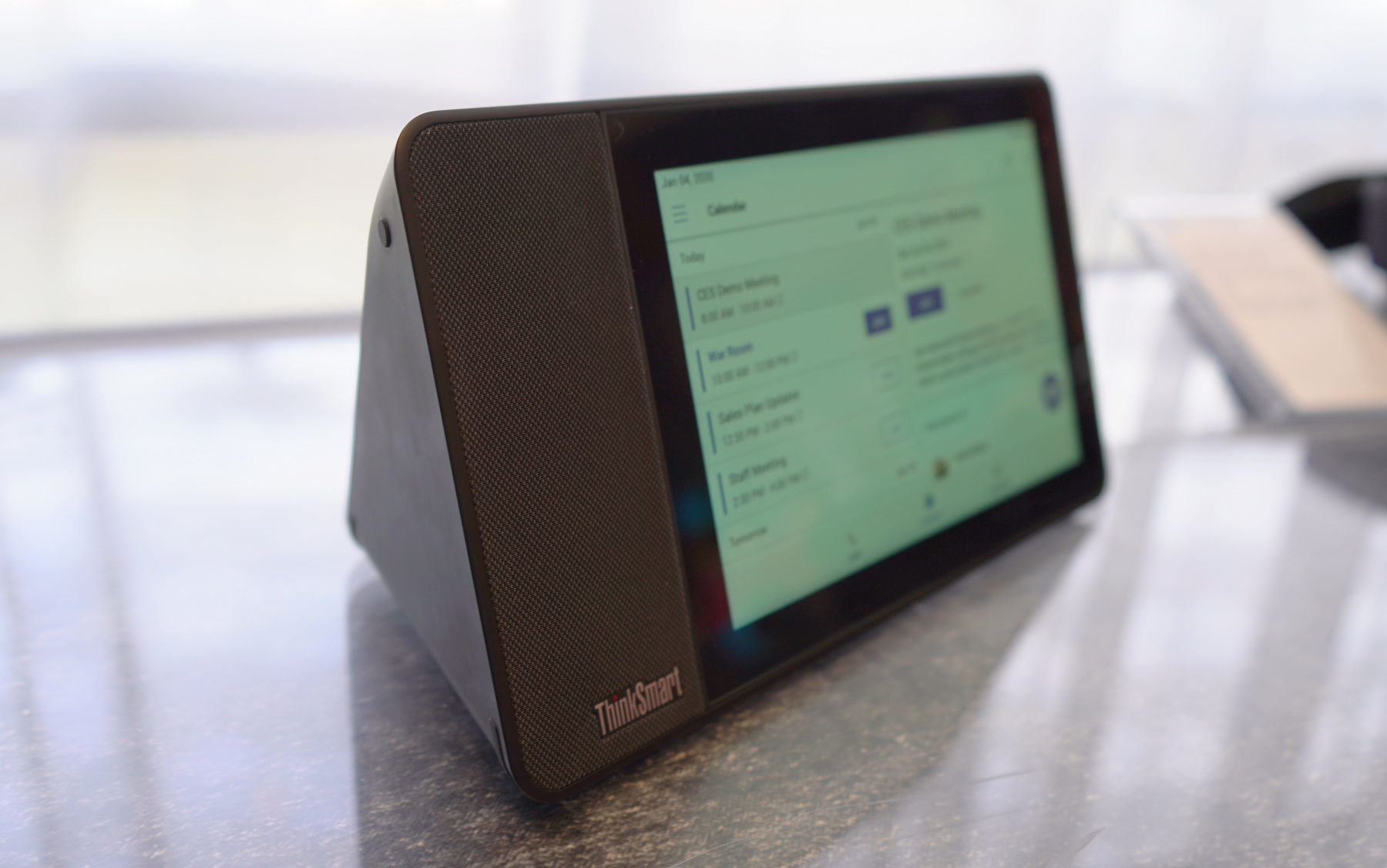Lenovo ThinkSmart View revolutionizes business